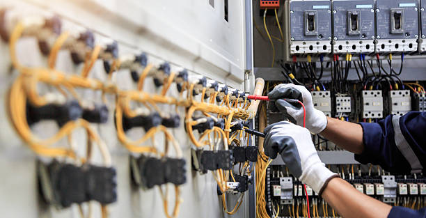 Professional Electrician technician working in Mansfield, MO